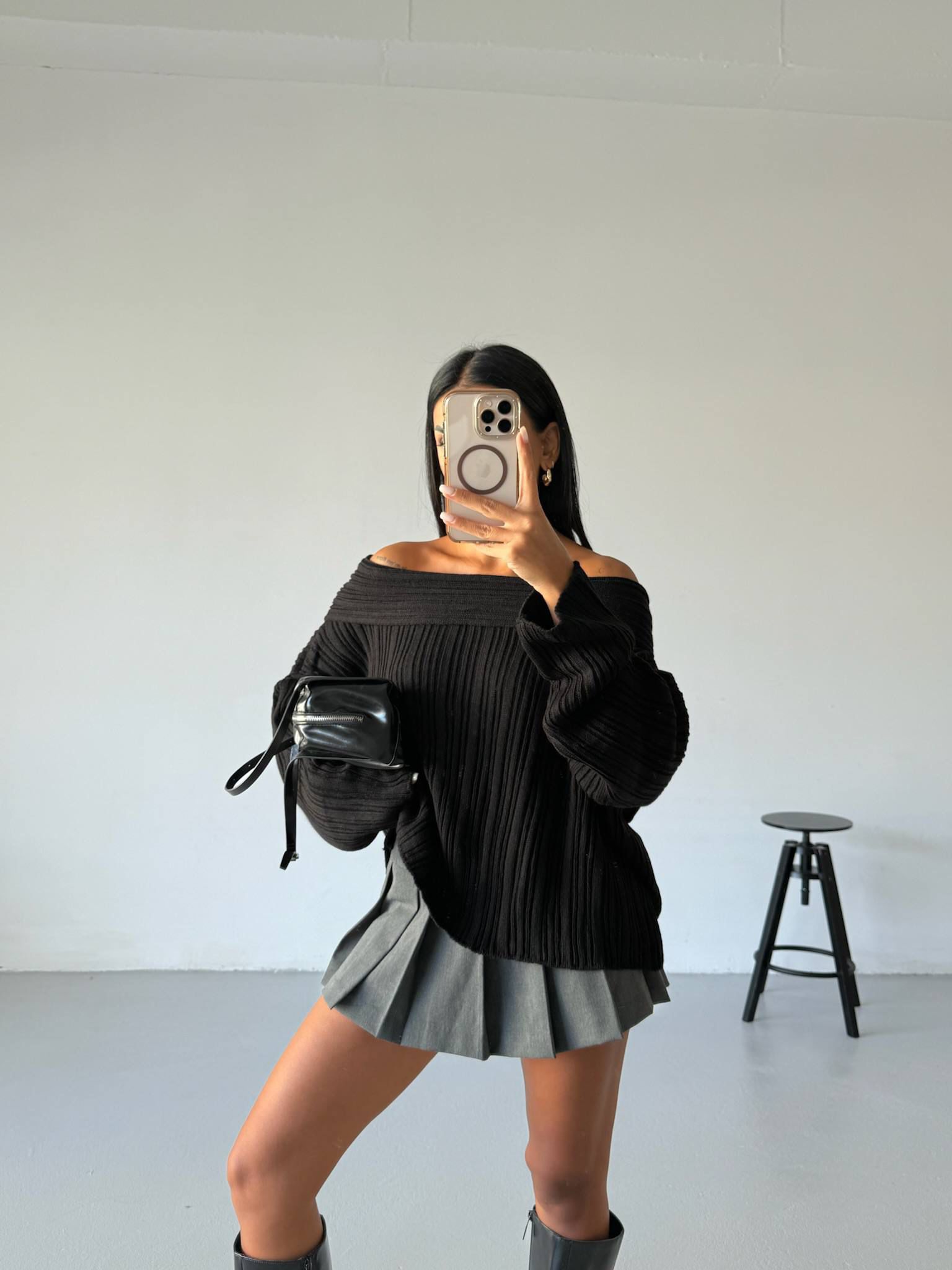 Muse Off-Shoulder Knit - Image 3