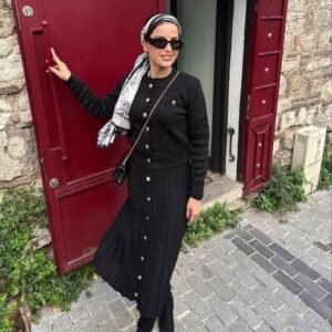 Elegant Buttoned Knit & Pleated Skirt Set